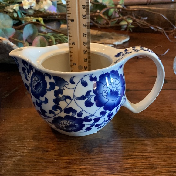 Chinoiserie Blue and White Tea Set - Picture 7 of 8